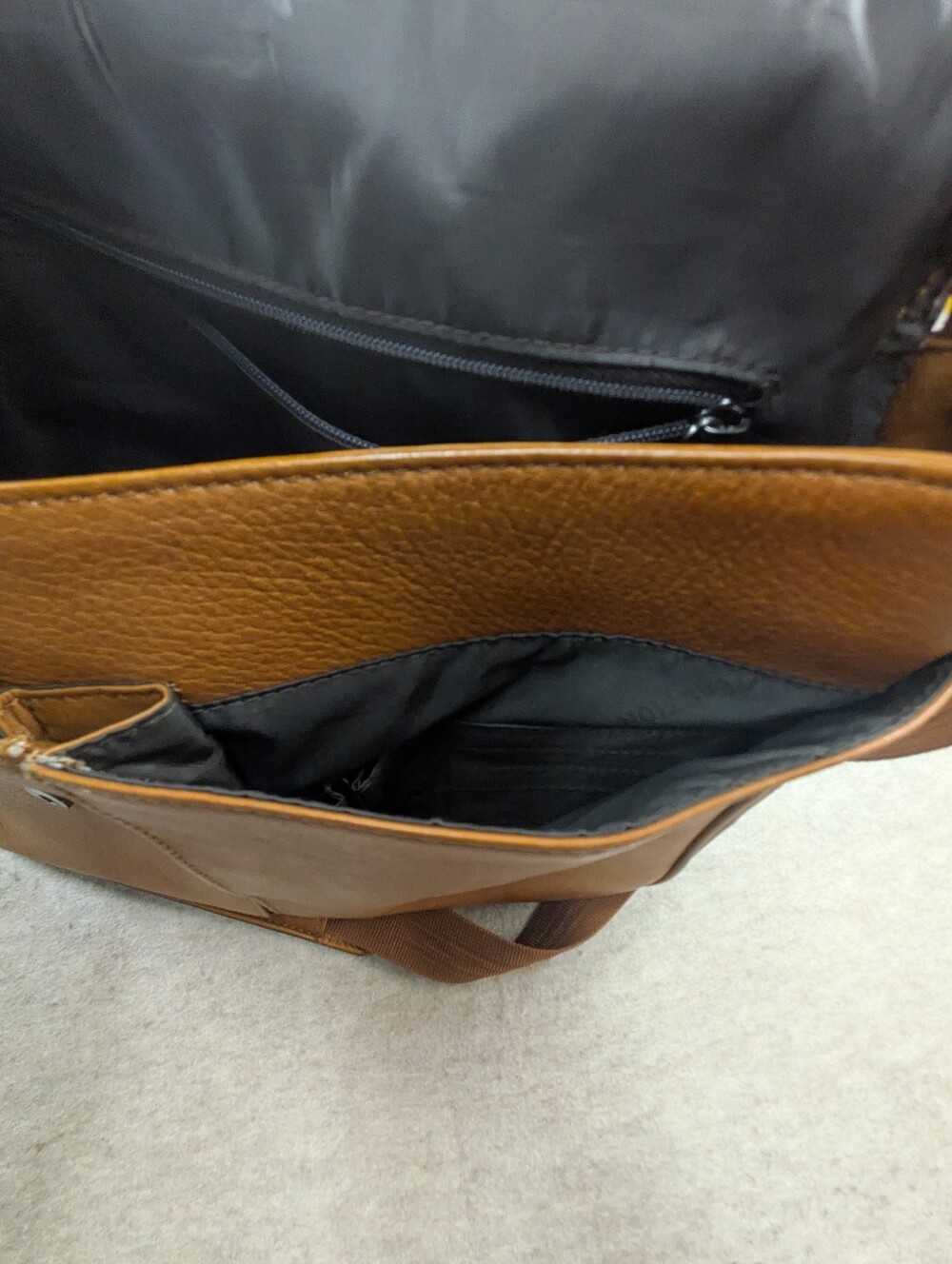 Kenneth Cole Leather Messenger Bag Briefcase Natural Tan Crossbody Work Laptop - Picture 6 of 16